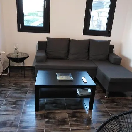 σπίτι με σοφίτα μπροστά στη θάλασσα