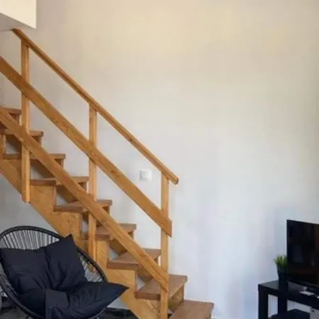 σπίτι με σοφίτα μπροστά στη θάλασσα * Trápeza