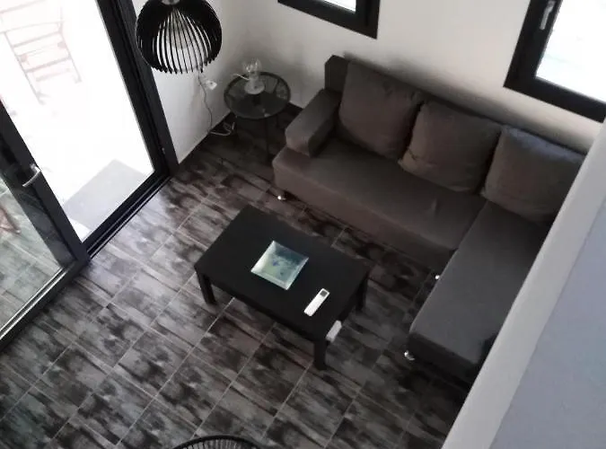 Βίλα σπίτι με σοφίτα μπροστά στη θάλασσα